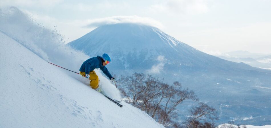 ski with yotei view
